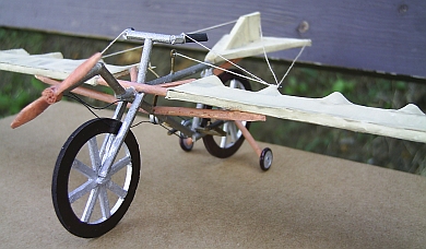Fotografie modelu létajícího kola